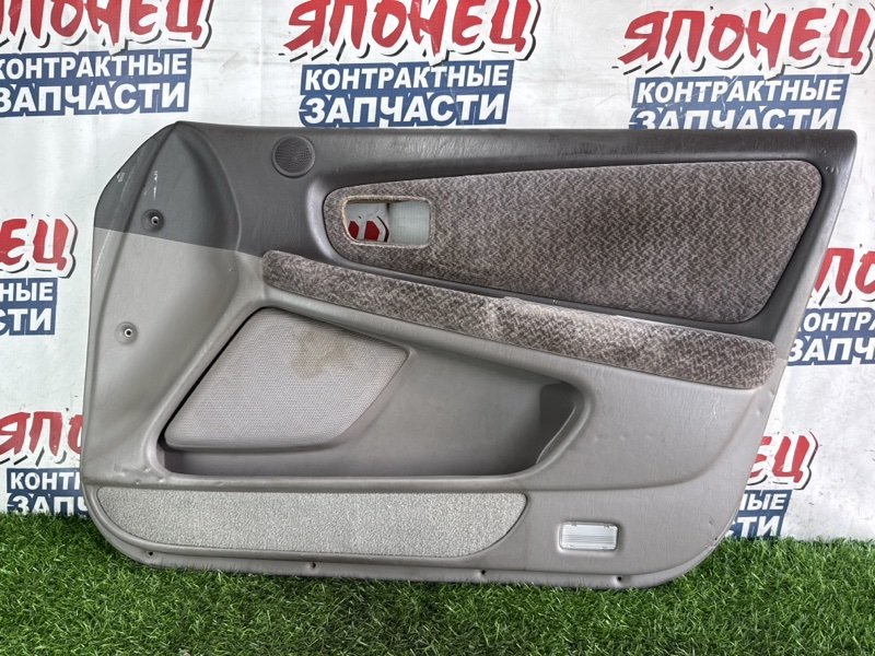 Обшивка двери TOYOTA MARK II GX100 1G-FE передняя правая (б/у)