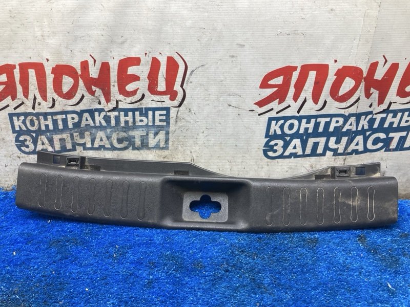 Накладка замка багажника NISSAN JUKE NF15 MR16DDT (б/у)