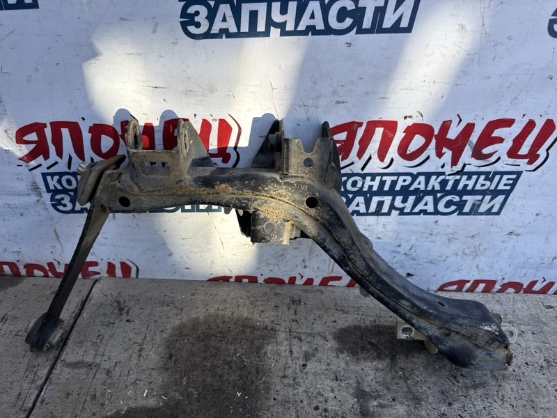 Рычаг нижний HONDA EDIX BE1 D17A задний правый (б/у)