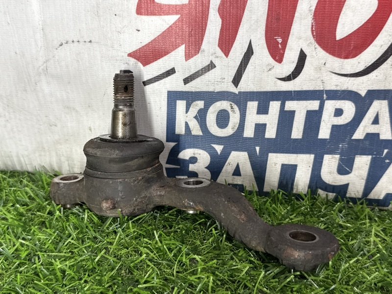 Шаровая опора TOYOTA CRESTA GX100 1G-FE передняя левая (б/у)