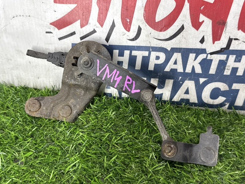 Датчик высоты дорожного просвета SUBARU LEVORG VM4 FB16E задний (б/у)