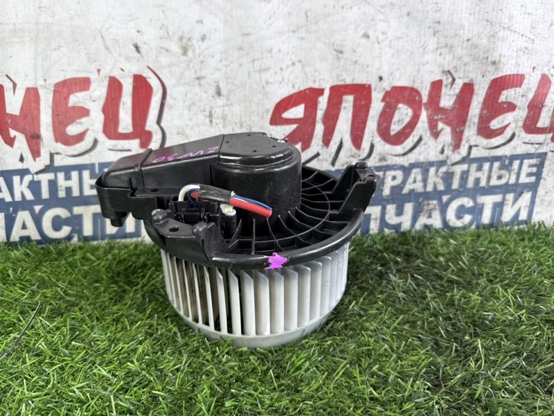 Мотор печки TOYOTA PRIUS ZVW30 2ZR-FXE (б/у)