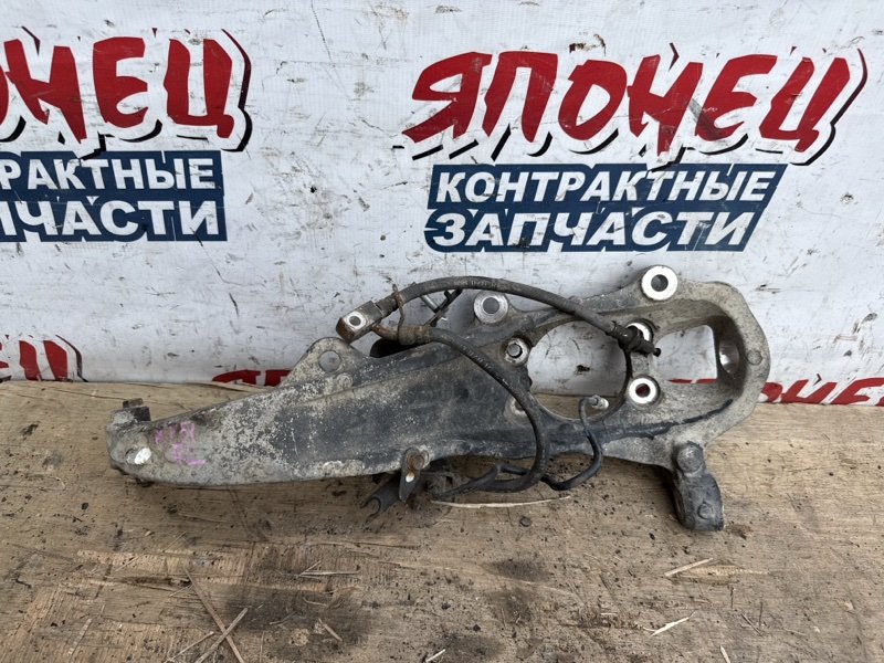 Цапфа NISSAN FUGA KY51 VQ37VHR передняя левая (б/у)