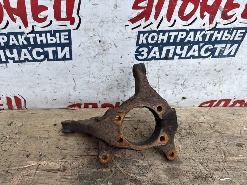 Цапфа TOYOTA ESTIMA ACR55 2AZ-FE передняя левая (б/у)