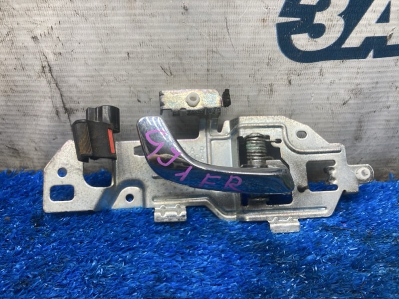 Ручка двери внутренняя HONDA AIRWAVE GJ1 L15A передняя правая (б/у)