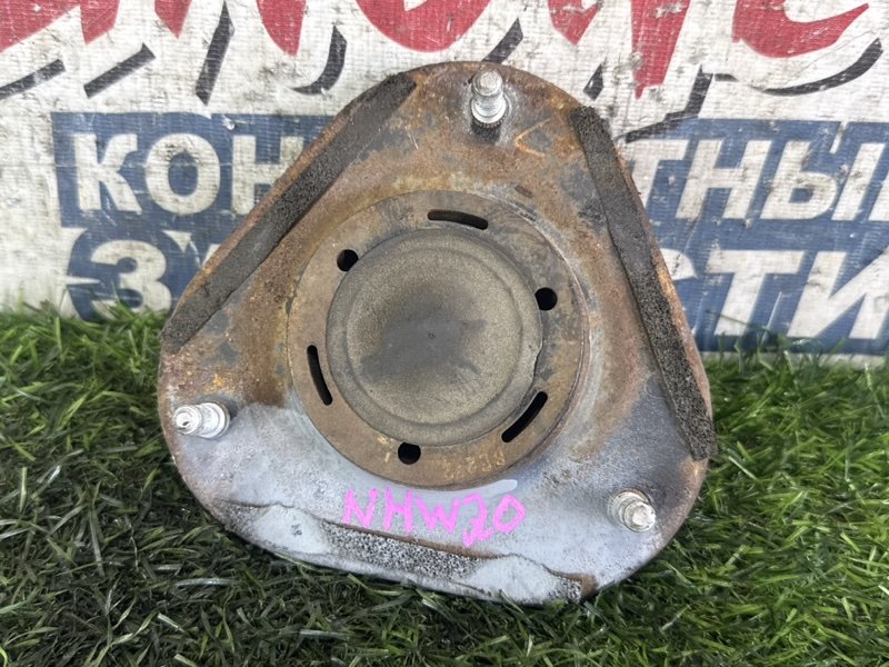 Опора стойки TOYOTA PRIUS NHW20 1NZ-FXE передняя (б/у)