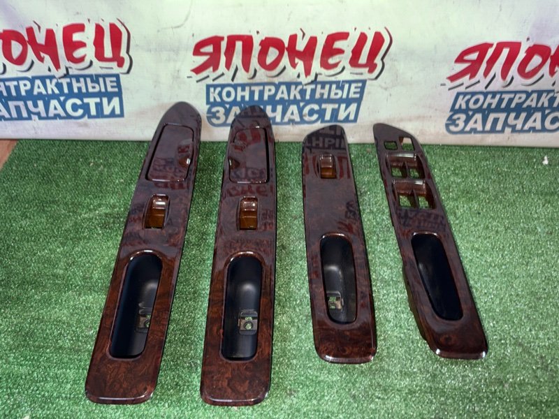 Накладка блока управления стеклоподъёмниками MITSUBISHI CHARIOT GRANDIS N84W 4G64 (б/у)