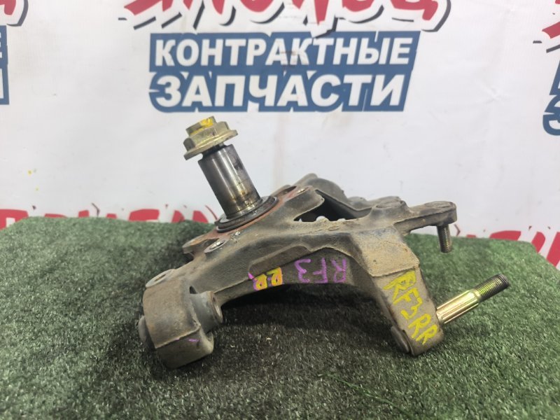 Цапфа HONDA STEPWGN RF3 K20A задняя правая (б/у)