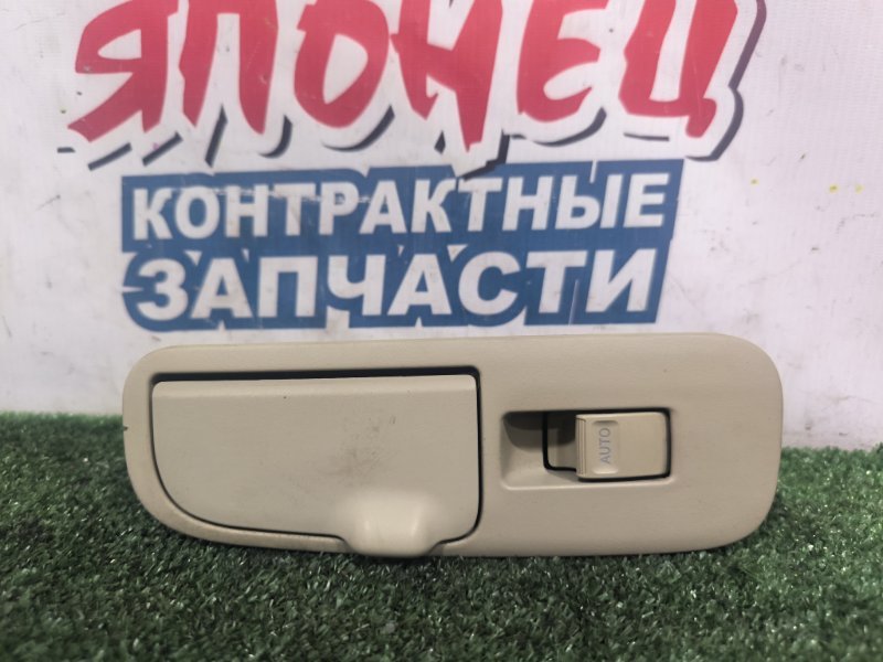Кнопка стеклоподъемника TOYOTA PROGRES JCG10 1JZ-GE задняя правая (б/у)