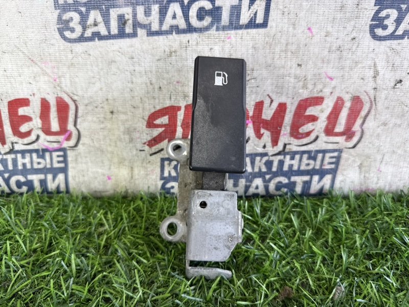 Ручка открывания бензобака SUBARU LEVORG VM4 FB16E (б/у)