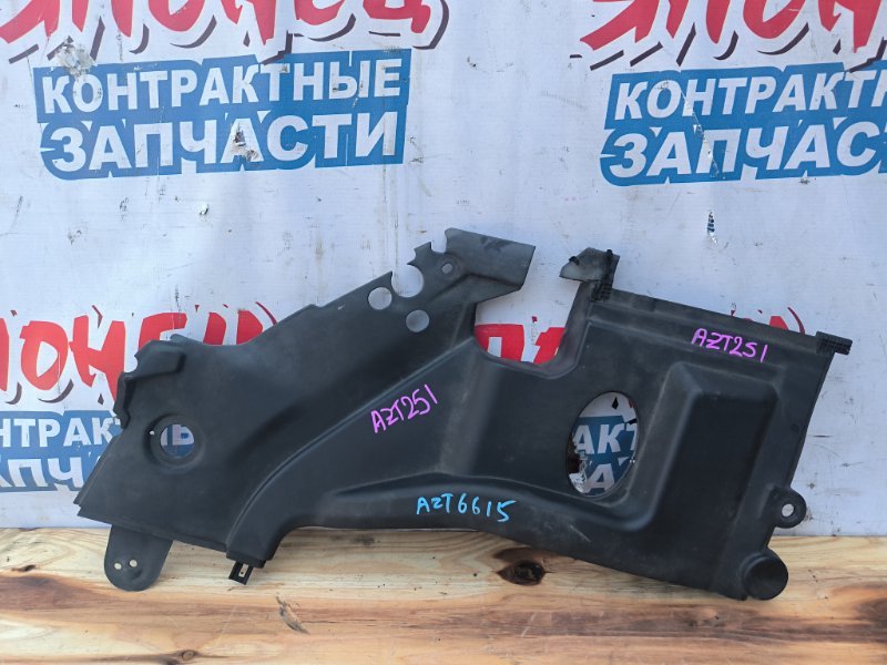 Накладка на рамку радиатора TOYOTA AVENSIS AZT251 2AZ-FSE правая (б/у)