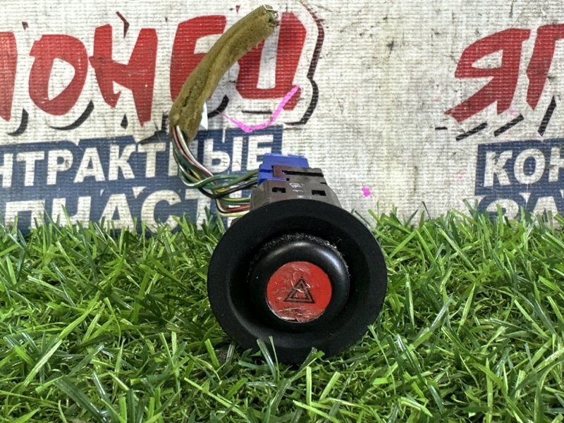 Кнопка аварийной сигнализации HONDA STEPWGN RF2 B20B (б/у)
