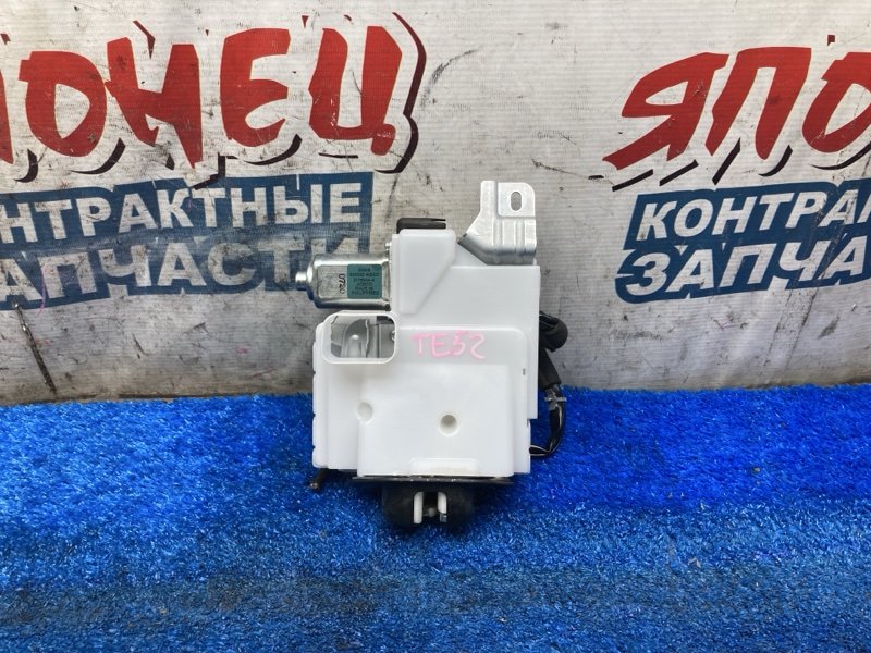 Замок двери багажника NISSAN ELGRAND TE52 QR25DE 2010 (б/у)