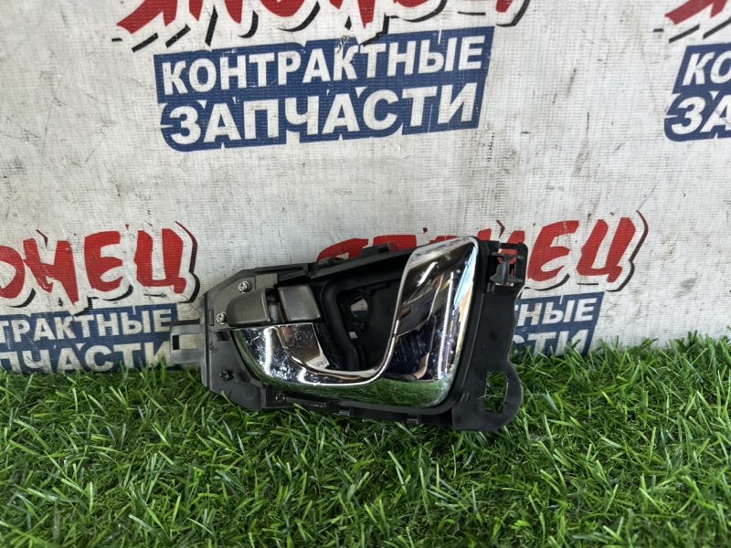 Ручка двери внутренняя HONDA ELYSION RR1 K24A передняя левая (б/у)
