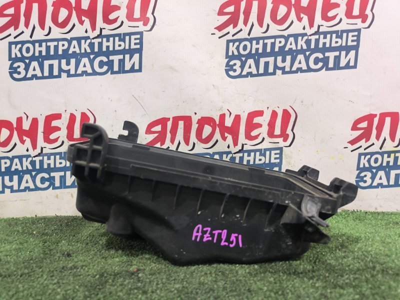 Корпус воздушного фильтра TOYOTA AVENSIS AZT251 2AZ-FSE (б/у)