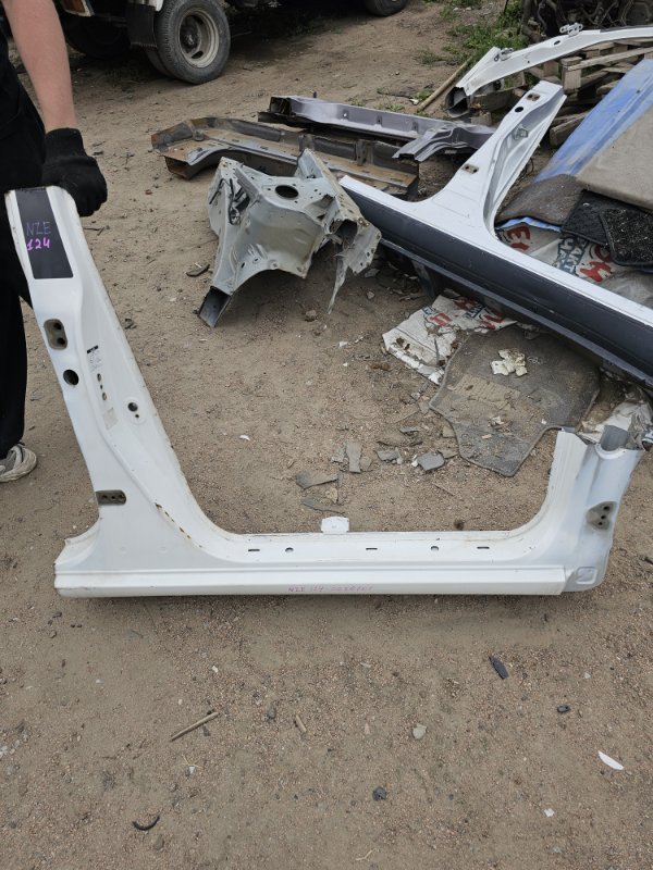 Порог кузова TOYOTA COROLLA FIELDER NZE124 1NZ-FE 2005 правый (б/у)