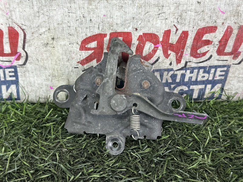 Замок капота TOYOTA NOAH AZR60 1AZ-FSE (б/у)
