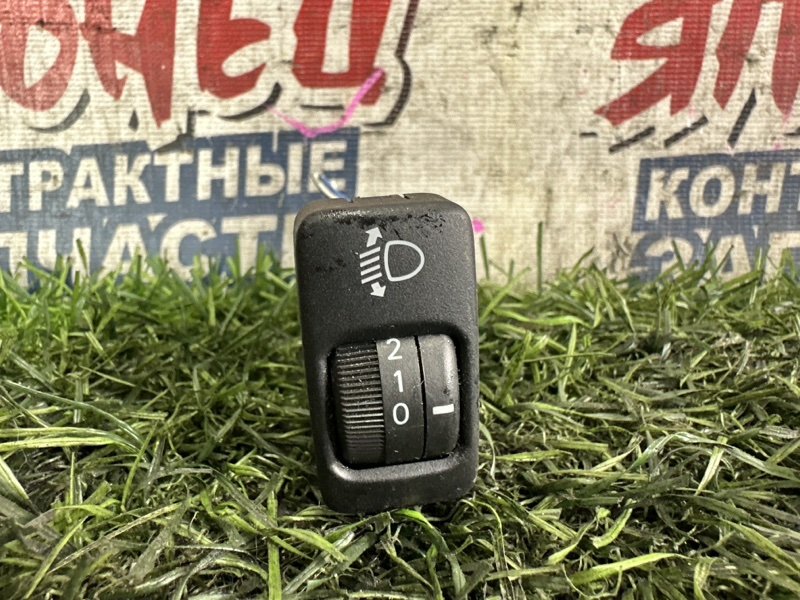 Кнопка корректора фар TOYOTA IPSUM ACM26 2AZ-FE (б/у)