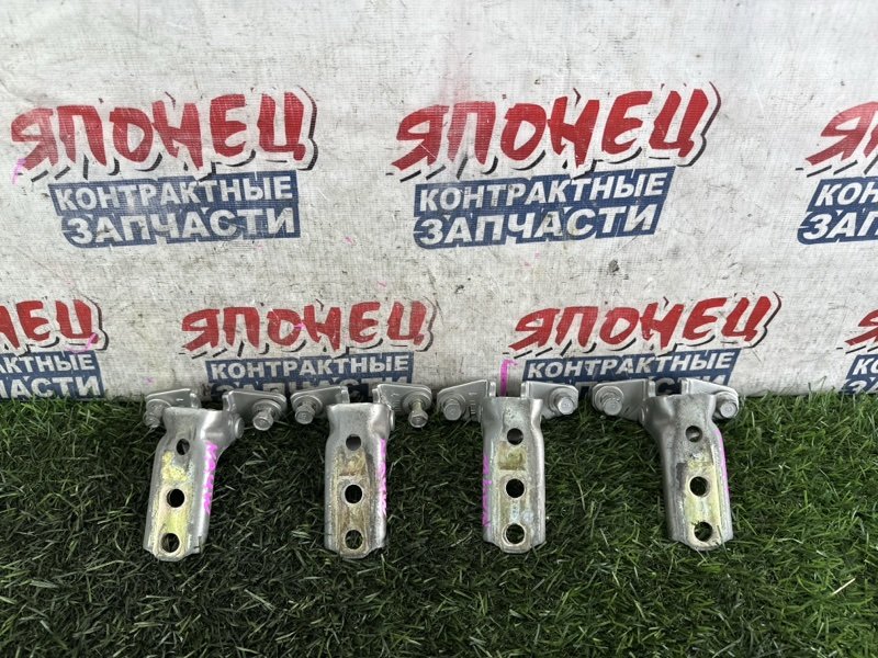 Петля двери MITSUBISHI GRANDIS NA4W 4G69 передняя (б/у)