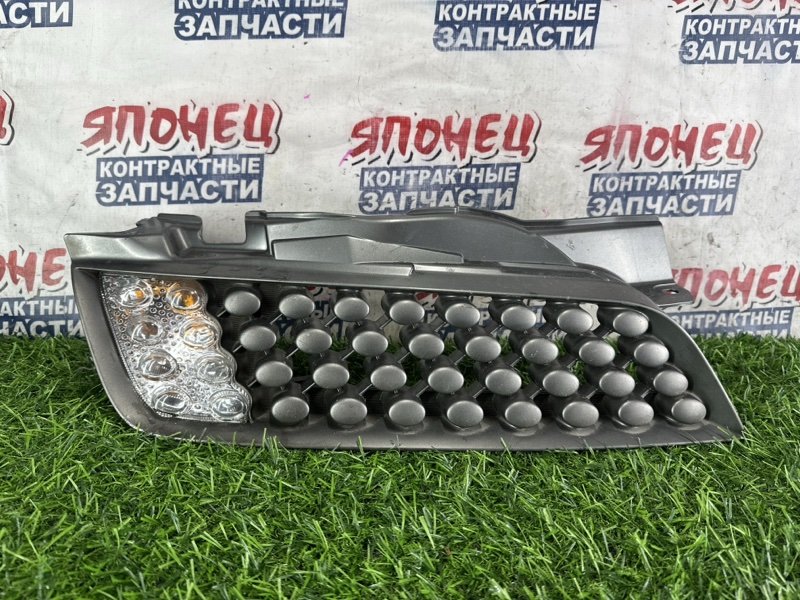 Решетка радиатора NISSAN MARCH AK12 CR12DE правая (б/у)