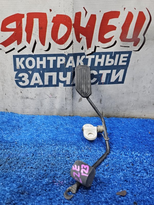Педаль газа TOYOTA AIIEX ZZE123 1ZZ-FE (б/у)
