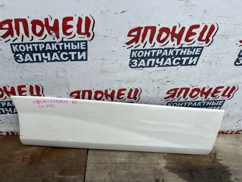 Накладка на дверь TOYOTA NOAH AZR60 1AZ-FSE задняя правая (б/у)