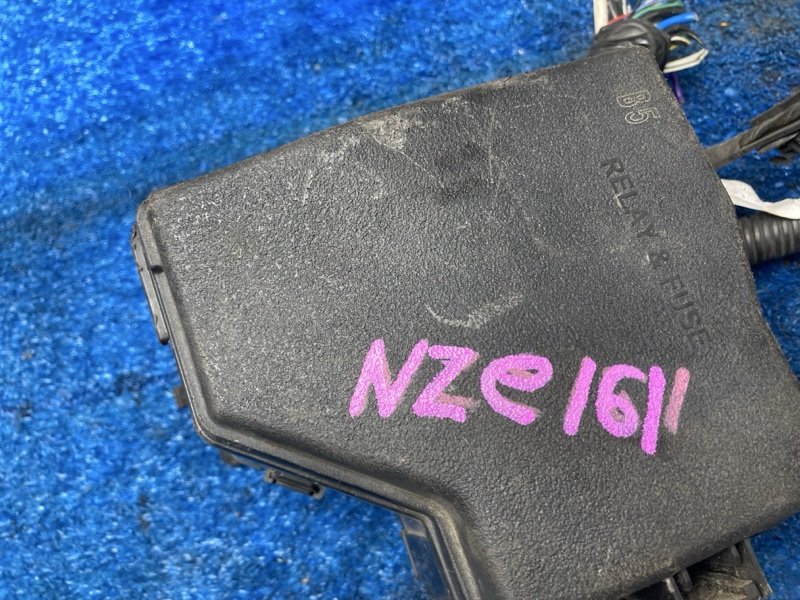 Блок предохранителей под капот TOYOTA COROLLA AXIO NZE161 1NZ-FE (б/у)