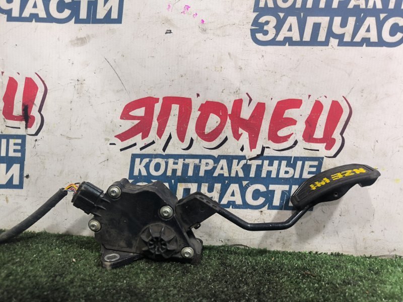Педаль газа TOYOTA COROLLA FIELDER NZE141 1NZ-FE (б/у)