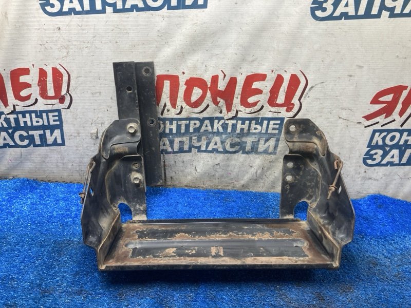 Подставка под аккумулятор ISUZU ELF NHR69 4JG2 (б/у)