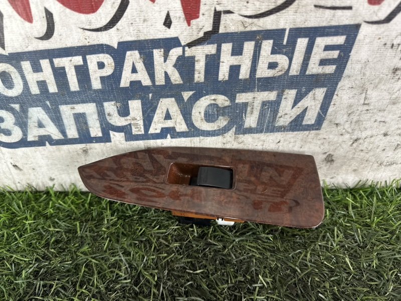 Кнопка стеклоподъемника TOYOTA MARK II GX100 1G-FE задняя правая (б/у)
