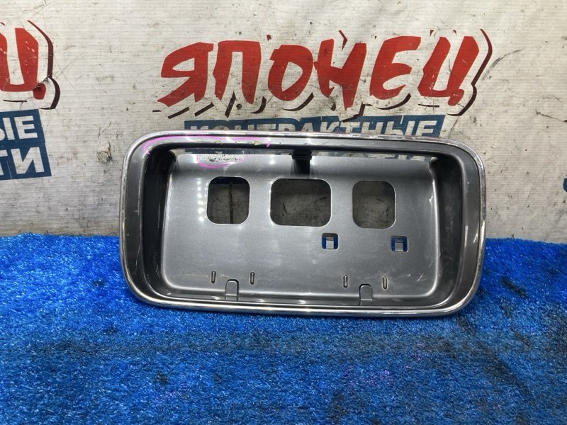НАКЛАДКА КРЫШКИ БАГАЖНИКА HONDA STEPWGN RF1 B20B (б/у)