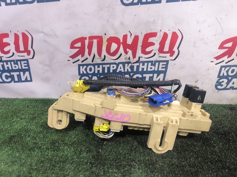 Блок предохранителей салона TOYOTA PROGRES JCG10 1JZ-GE (б/у)