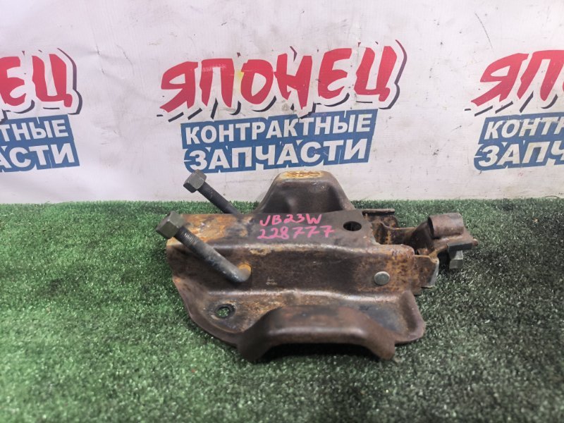 Крепление запасного колеса SUZUKI JIMNY JB23W K6AT (б/у)
