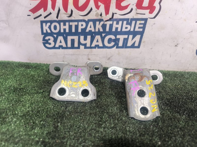 Петля двери TOYOTA RAUM NCZ25 1NZ-FE передняя правая (б/у)
