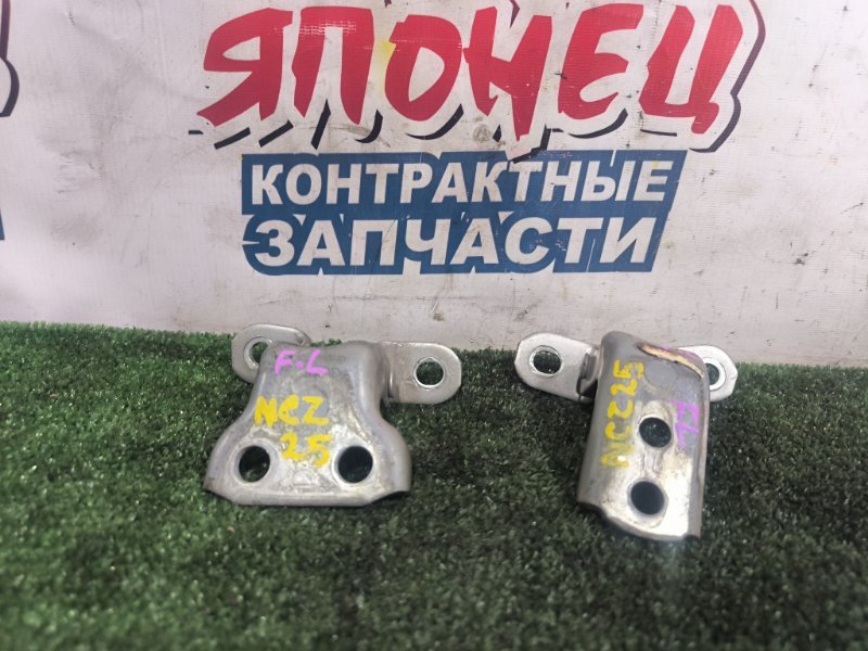Петля двери TOYOTA RAUM NCZ25 1NZ-FE передняя левая (б/у)