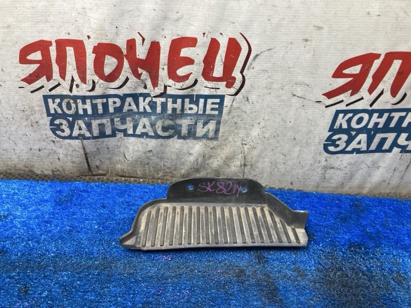 НАКЛАДКА НА ПОДНОЖКУ MAZDA BONGO SK82MN F8 правая (б/у)