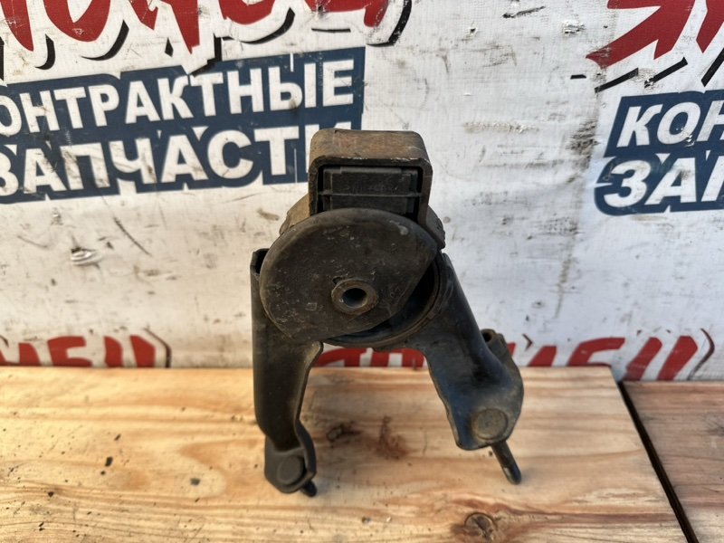 Подушка двигателя TOYOTA ISIS ZNM10 1ZZ-FE задняя (б/у)
