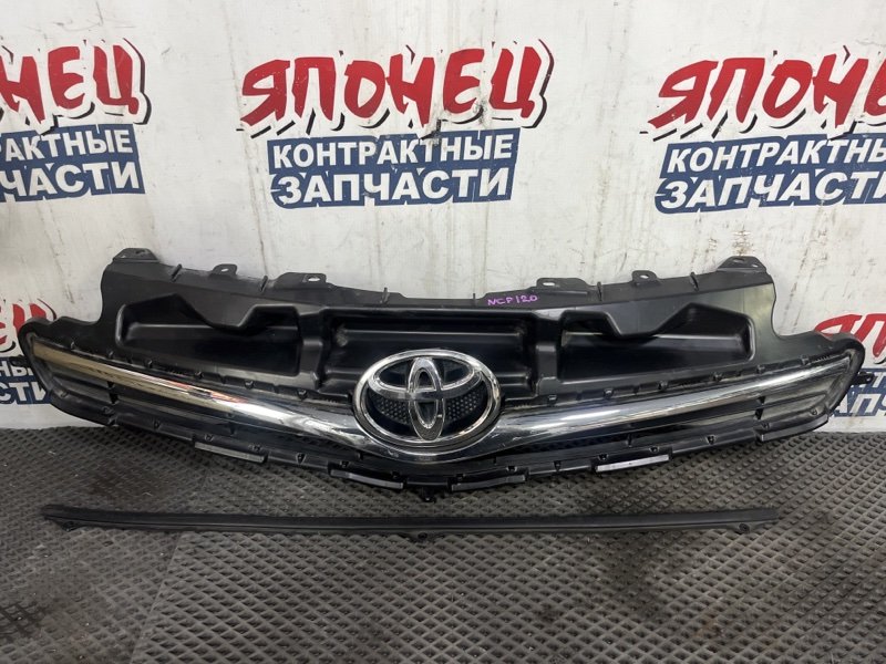 Решетка радиатора TOYOTA RACTIS NCP120 1NZ-FE 2011 (б/у)