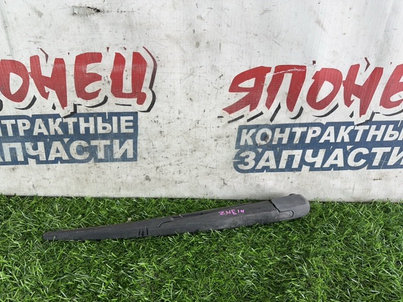 Дворник двери багажника TOYOTA WISH ZNE14 1ZZ-FE (б/у)