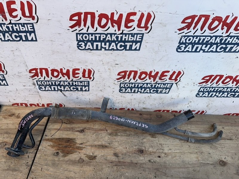 Горловина топливного бака NISSAN VANETTE SKP2MN L8 (б/у)