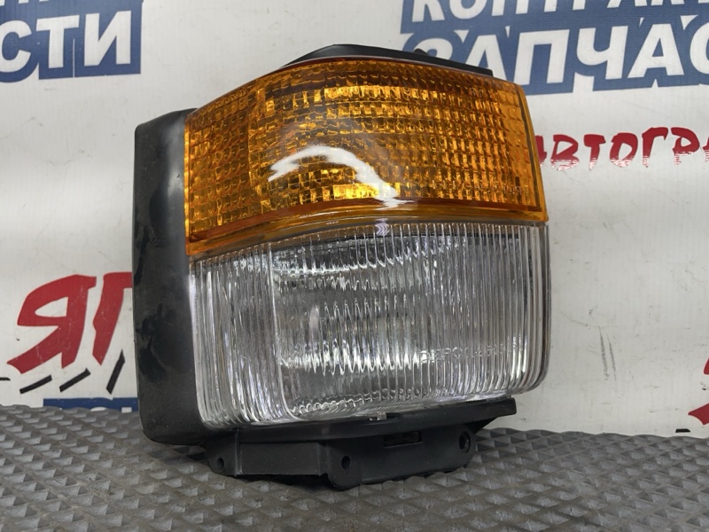 Габарит NISSAN DIESEL CG520WZ передний правый
