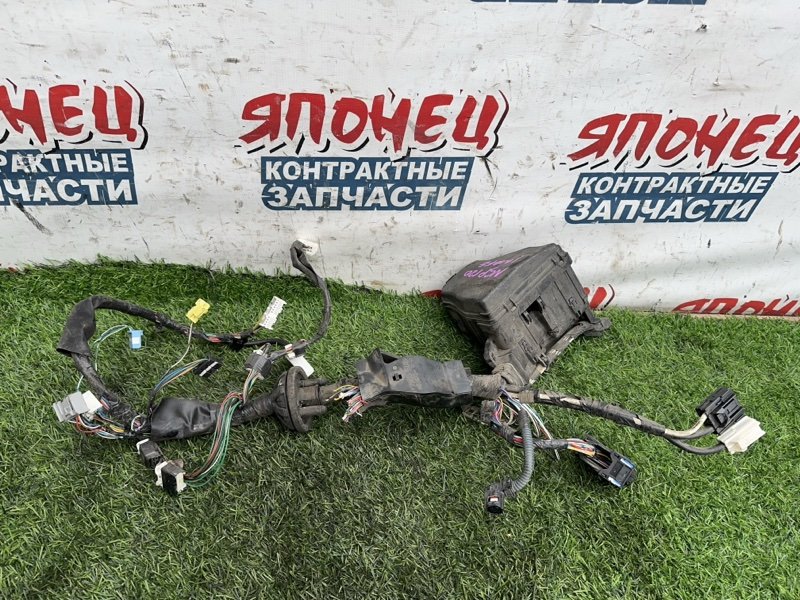 Блок предохранителей под капот TOYOTA RACTIS NSP120 1NR-FE (б/у)