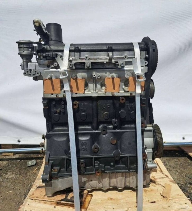 Двигатель Skoda Octavia 2009 BSE 06A100098LX контрактная