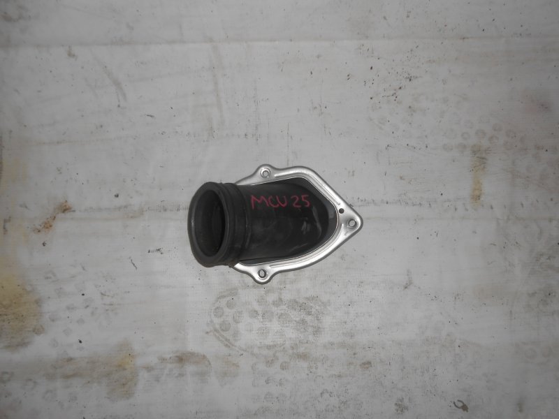 пыльник рулевой колонки Toyota Kluger MCU25 б/у верхний