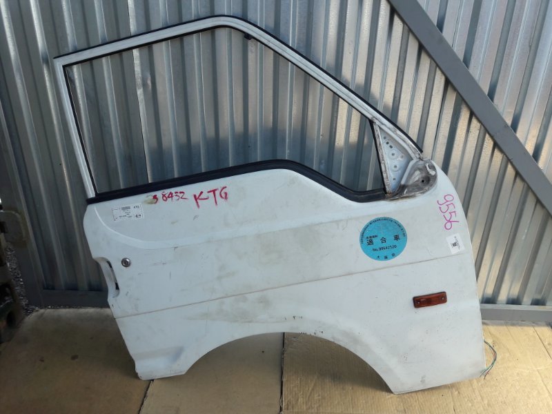 Дверь Mazda Bongo SK82M 1999 передняя правая (б/у)