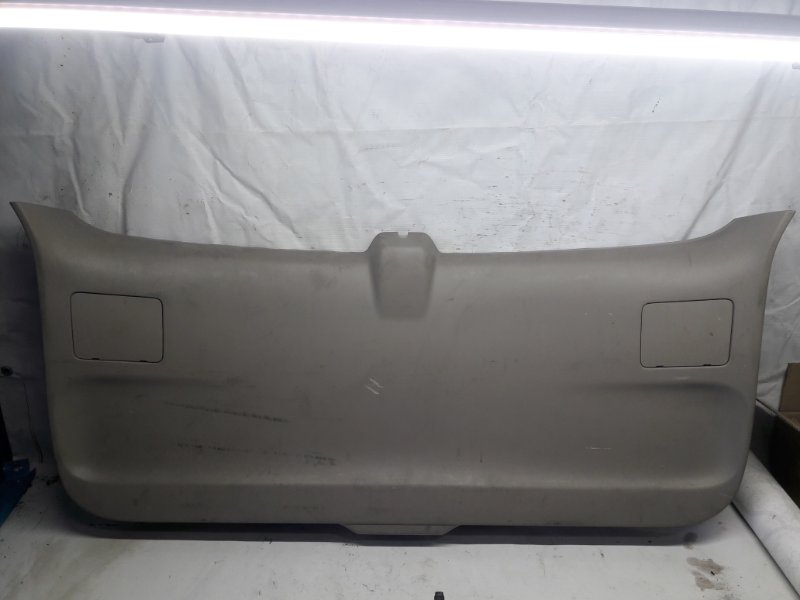 Обшивка двери багажника Nissan Liberty M12 (б/у)