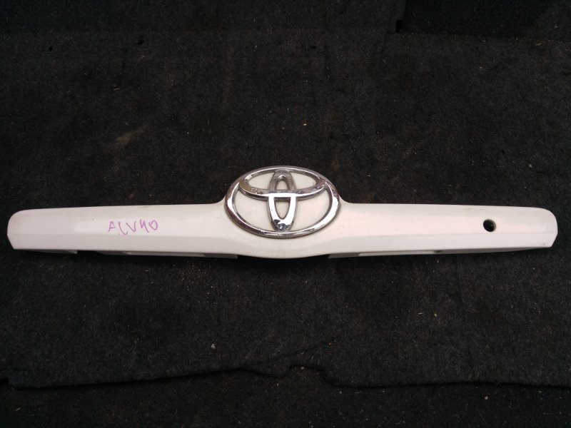 Накладка крышки багажника Toyota Camry ACV40 2AZ (б/у)