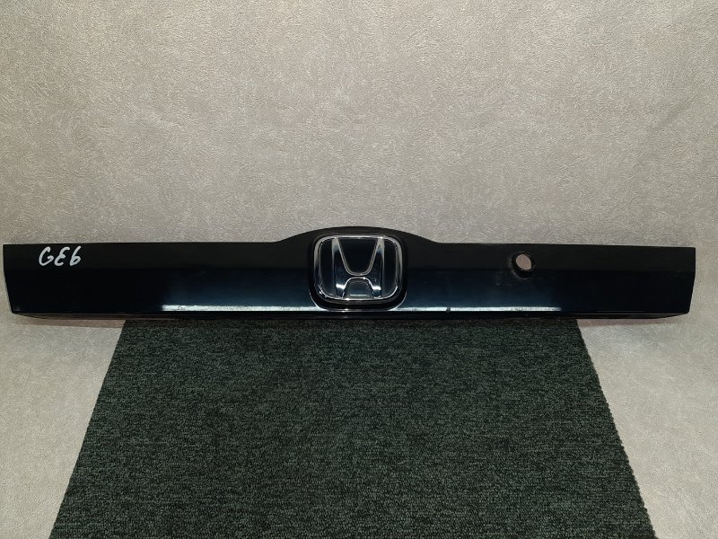 Накладка 5-й двери Honda Fit GE6 (б/у)