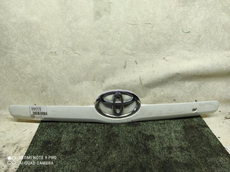 Накладка крышки багажника Toyota Camry ACV40 (б/у)