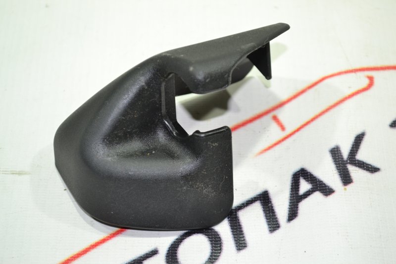 Заглушка на полозья сидений Toyota Corolla NZE121 1NZ 2002 (б/у)